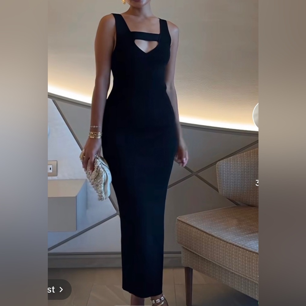 Cut out knit dress Size M